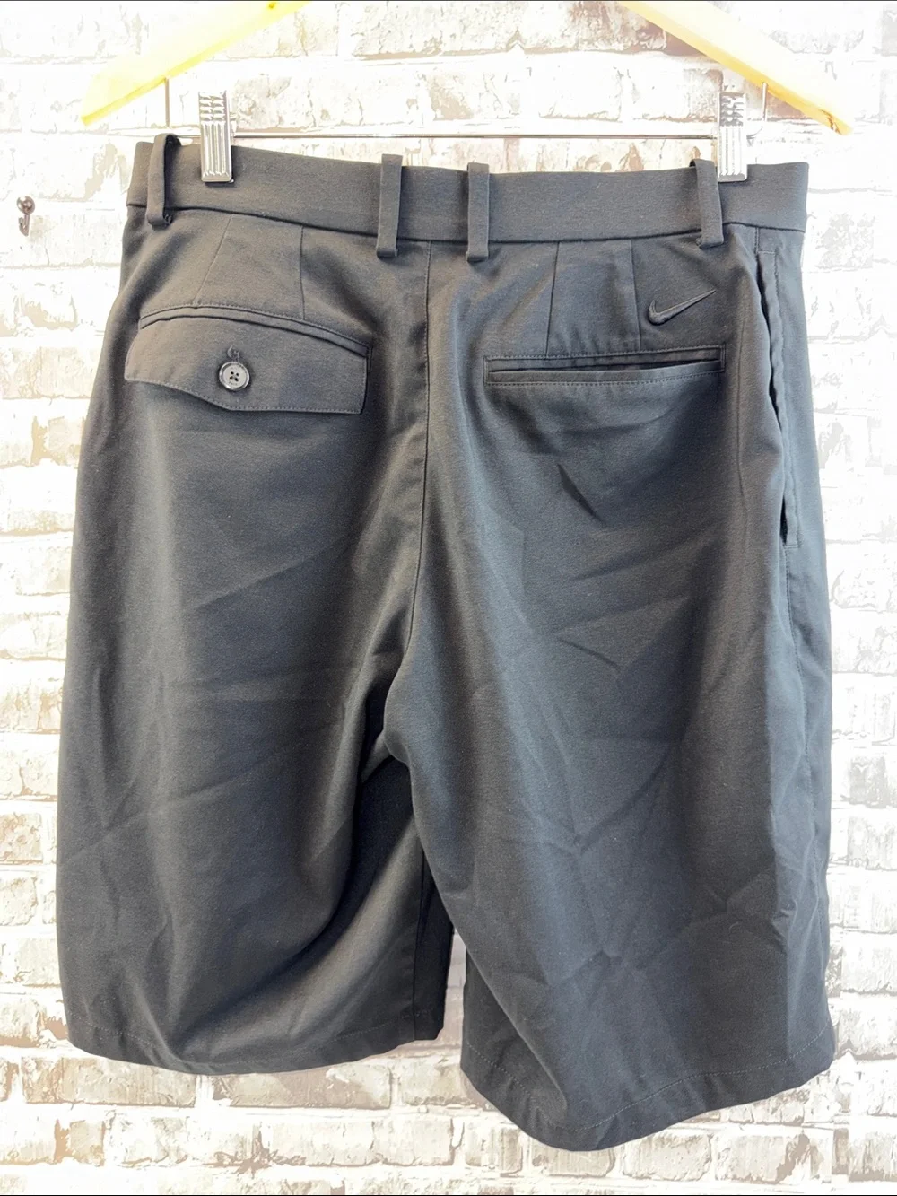 Nike Men's Black Flat-Front Golf Shorts